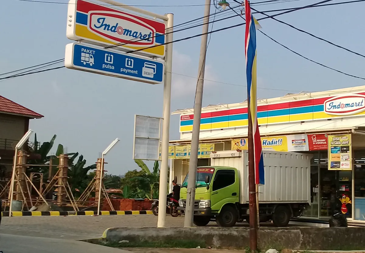 Indomaret Kalipucang 2: Santai di Jalan Raya dengan Rasa Nyaman